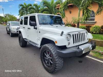 Jeep Sahara - Image 8