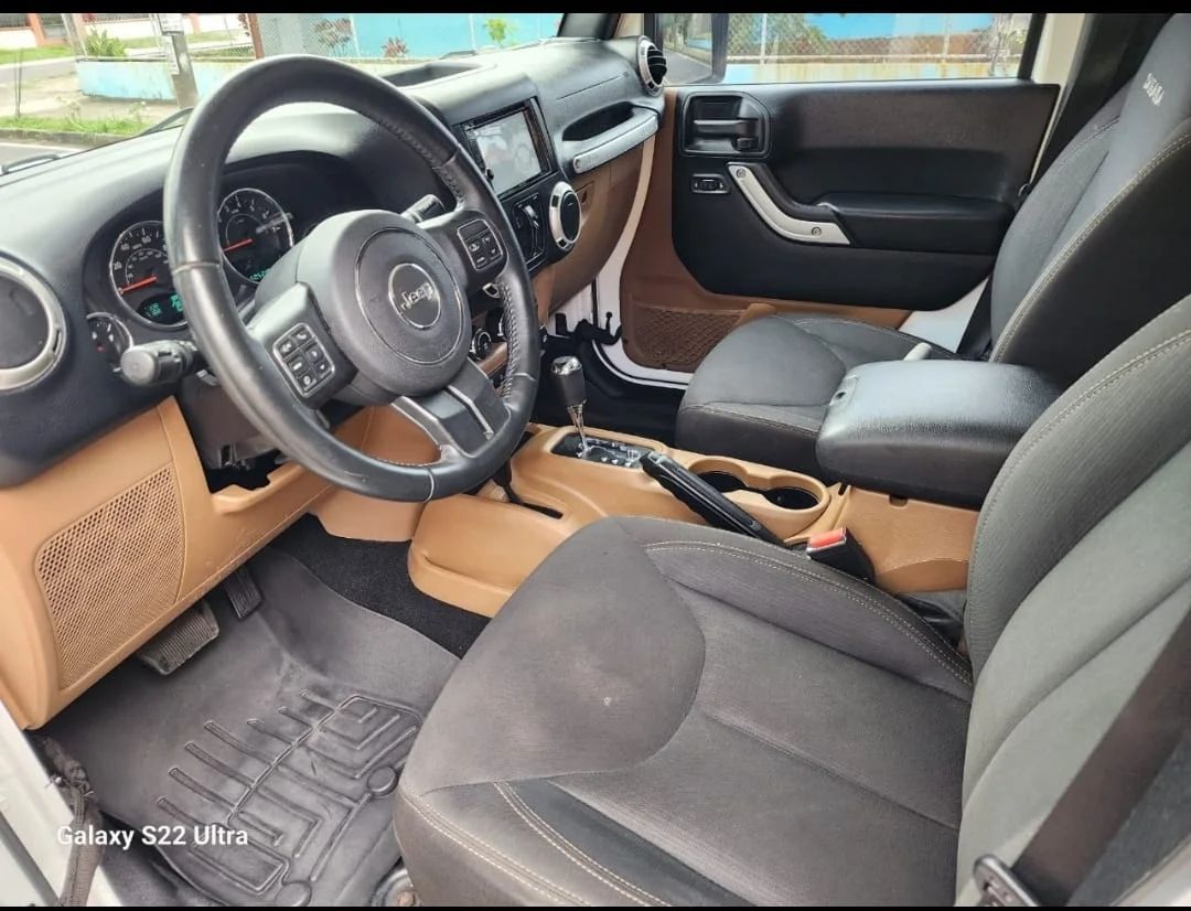 Jeep Sahara - Image 9