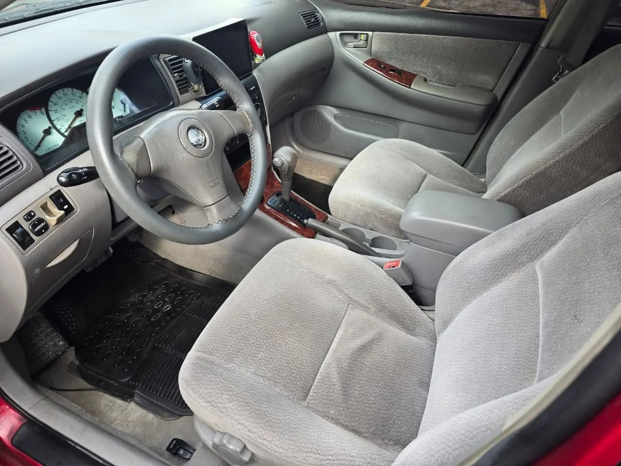 Toyota Corolla - Image 8