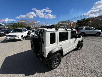 Suzuki Jimny GLX - Image 4