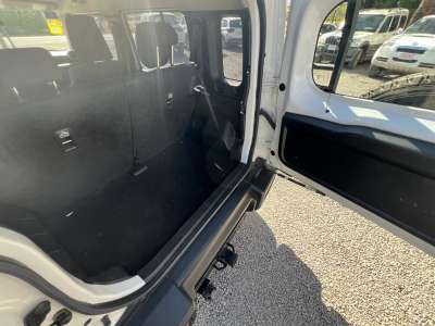 Suzuki Jimny GLX - Image 9