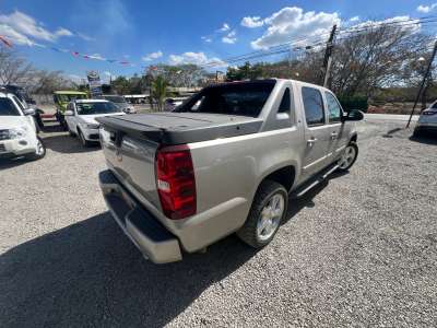 Chevrolet Avalanche Lt - Image 2
