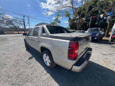 Chevrolet Avalanche Lt - Image 3