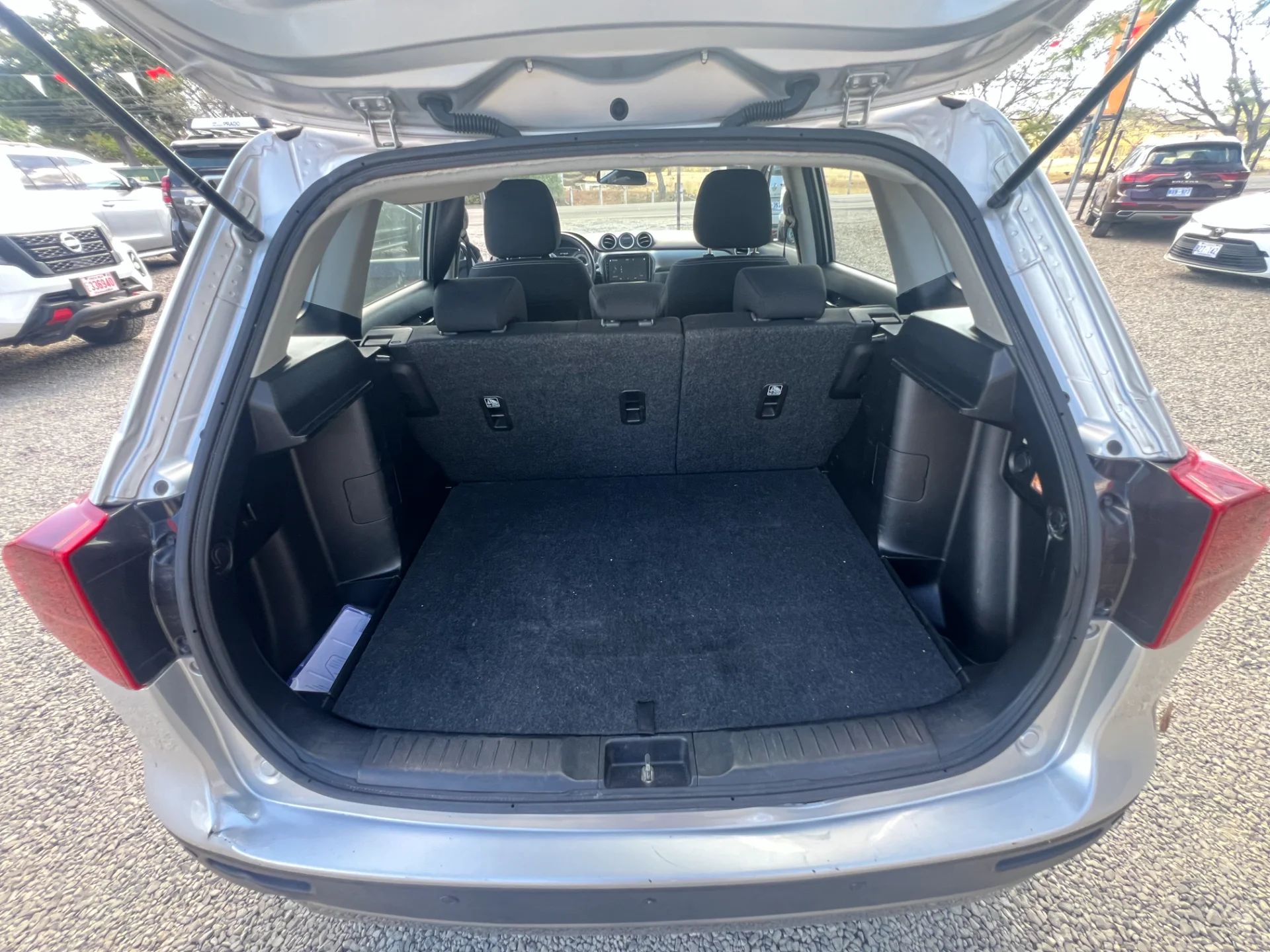 Suzuki Vitara GL Plus A - Image 10