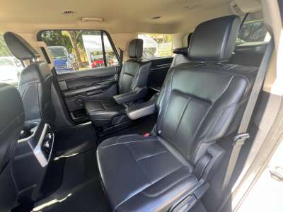 Ford Expedition - Image 8