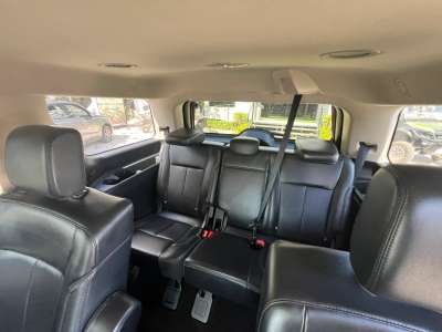 Ford Expedition - Image 9