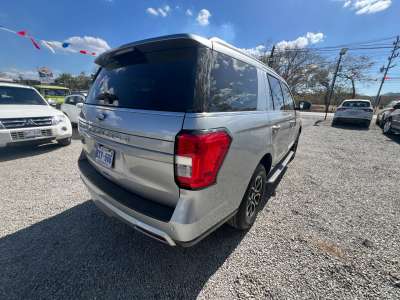 Ford Expedition - Image 2