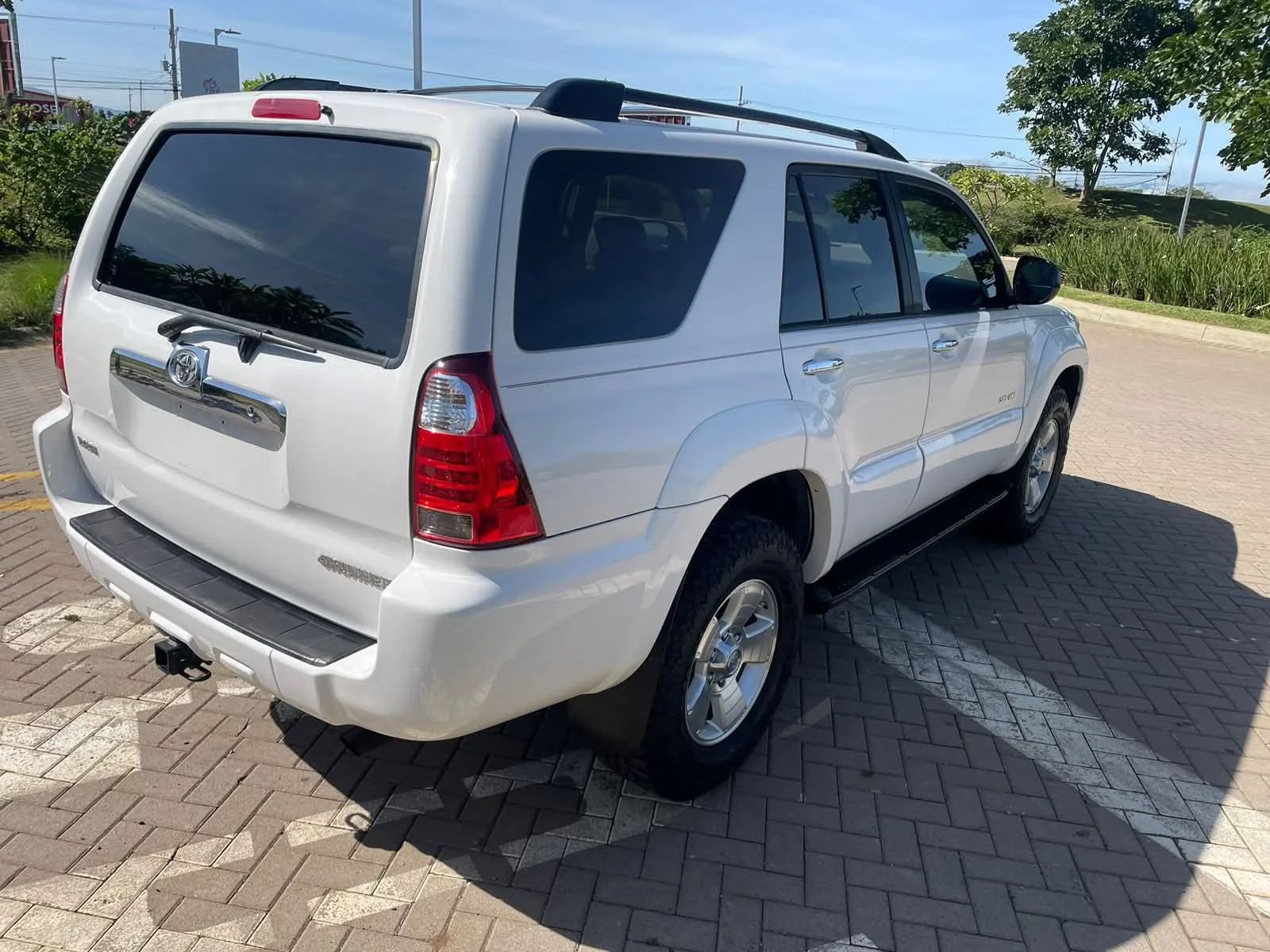 Toyota 4Runner - Image 3