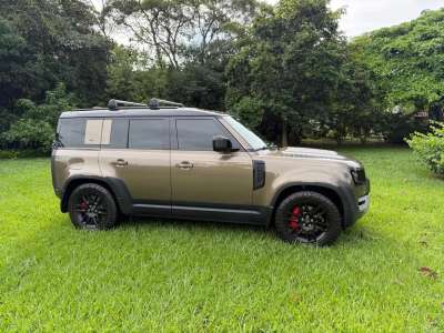 Land Rover Defender P400 - Image 3