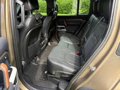 Land Rover Defender P400 - Image 6