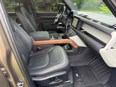 Land Rover Defender P400 - Image 10