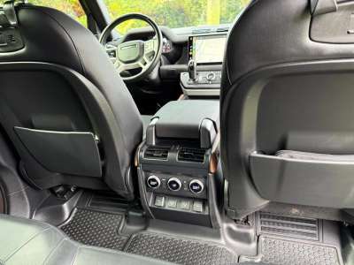 Land Rover Defender P400 - Image 13