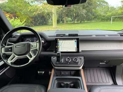 Land Rover Defender P400 - Image 14