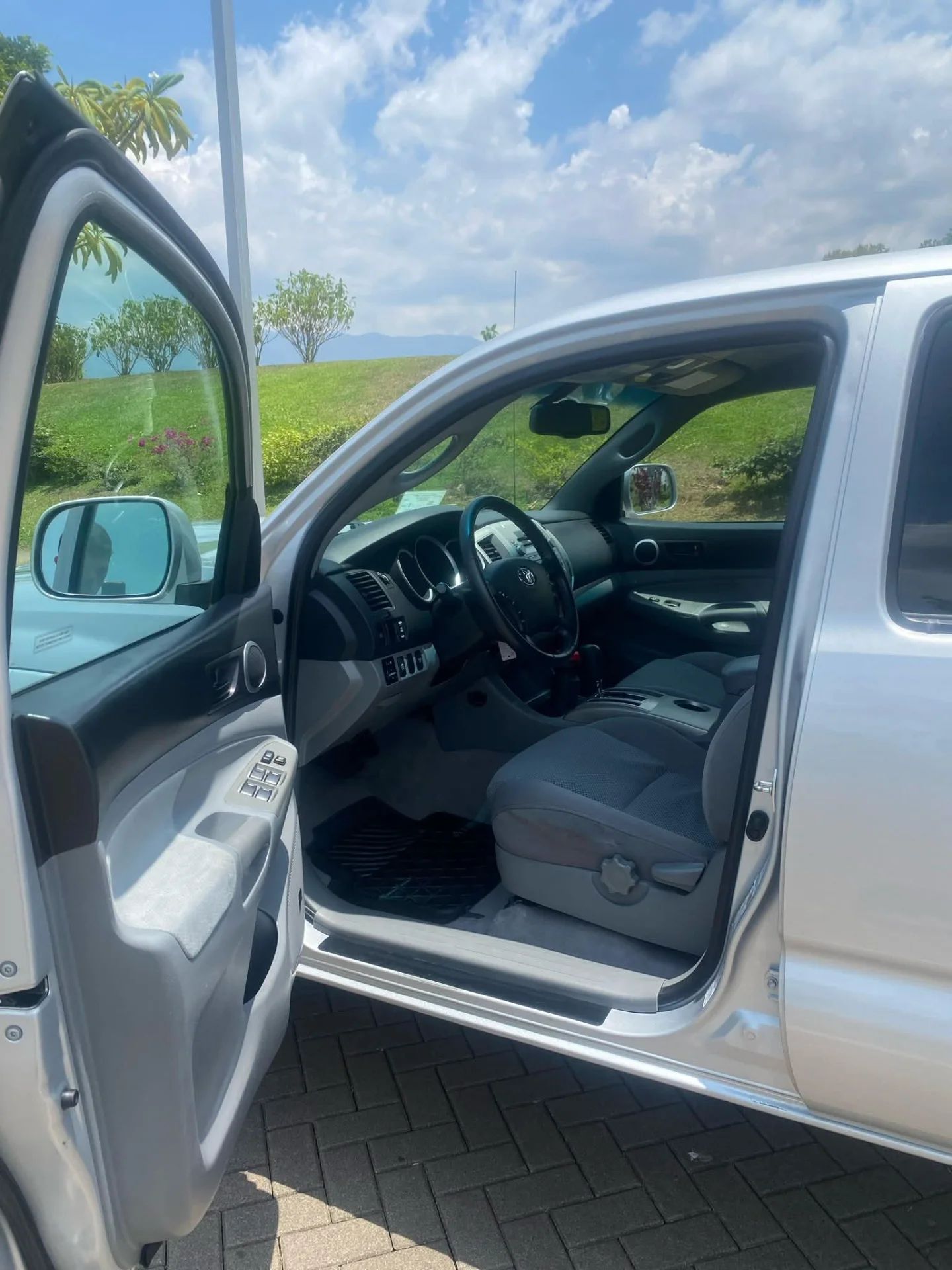 Toyota Tacoma - Image 4