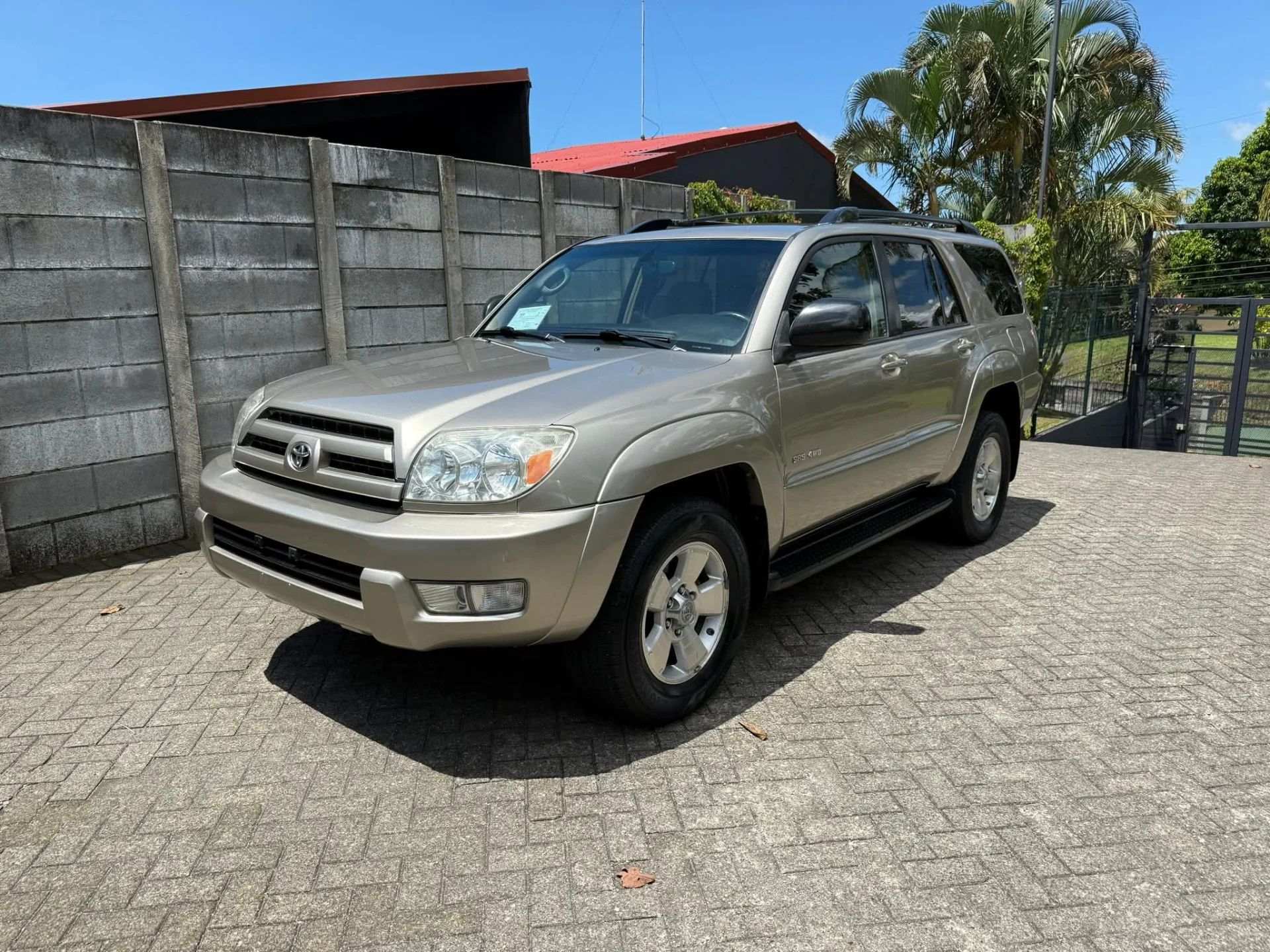Toyota 4Runner - Image 2
