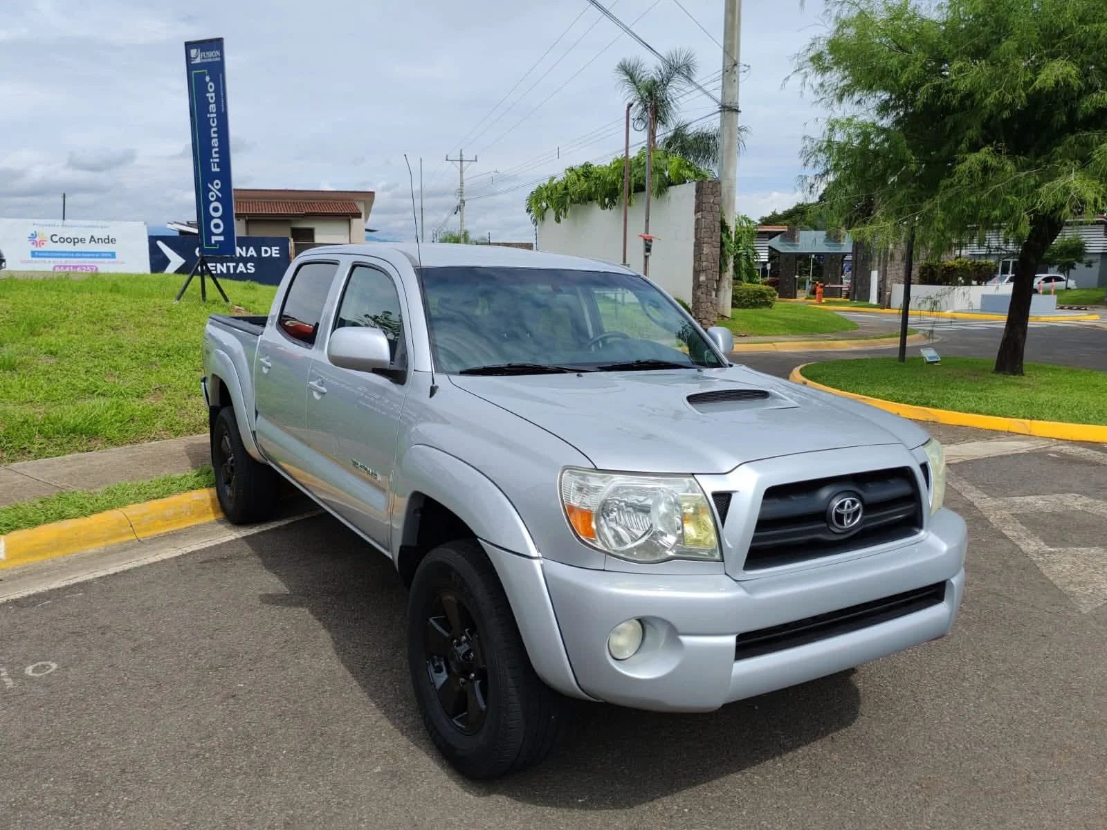 Toyota Tacoma - Image 1