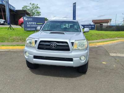 Toyota Tacoma - Image 2