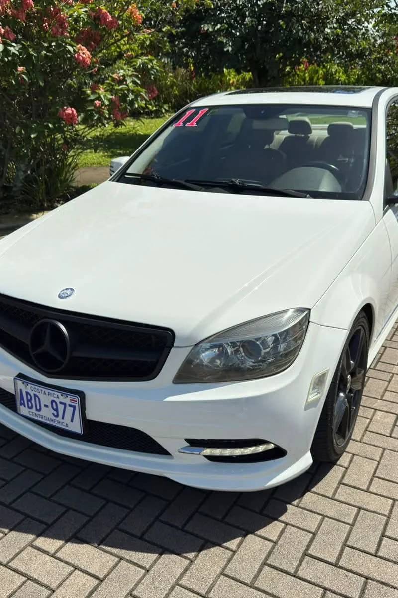 2011 Mercedes-Benz C300