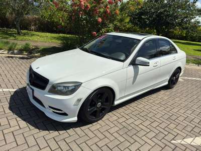 Mercedes-Benz C300 - Image 4