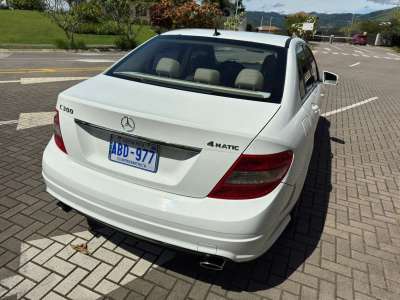 Mercedes-Benz C300 - Image 5