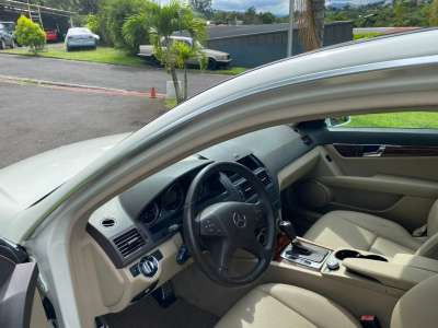 Mercedes-Benz C300 - Image 10