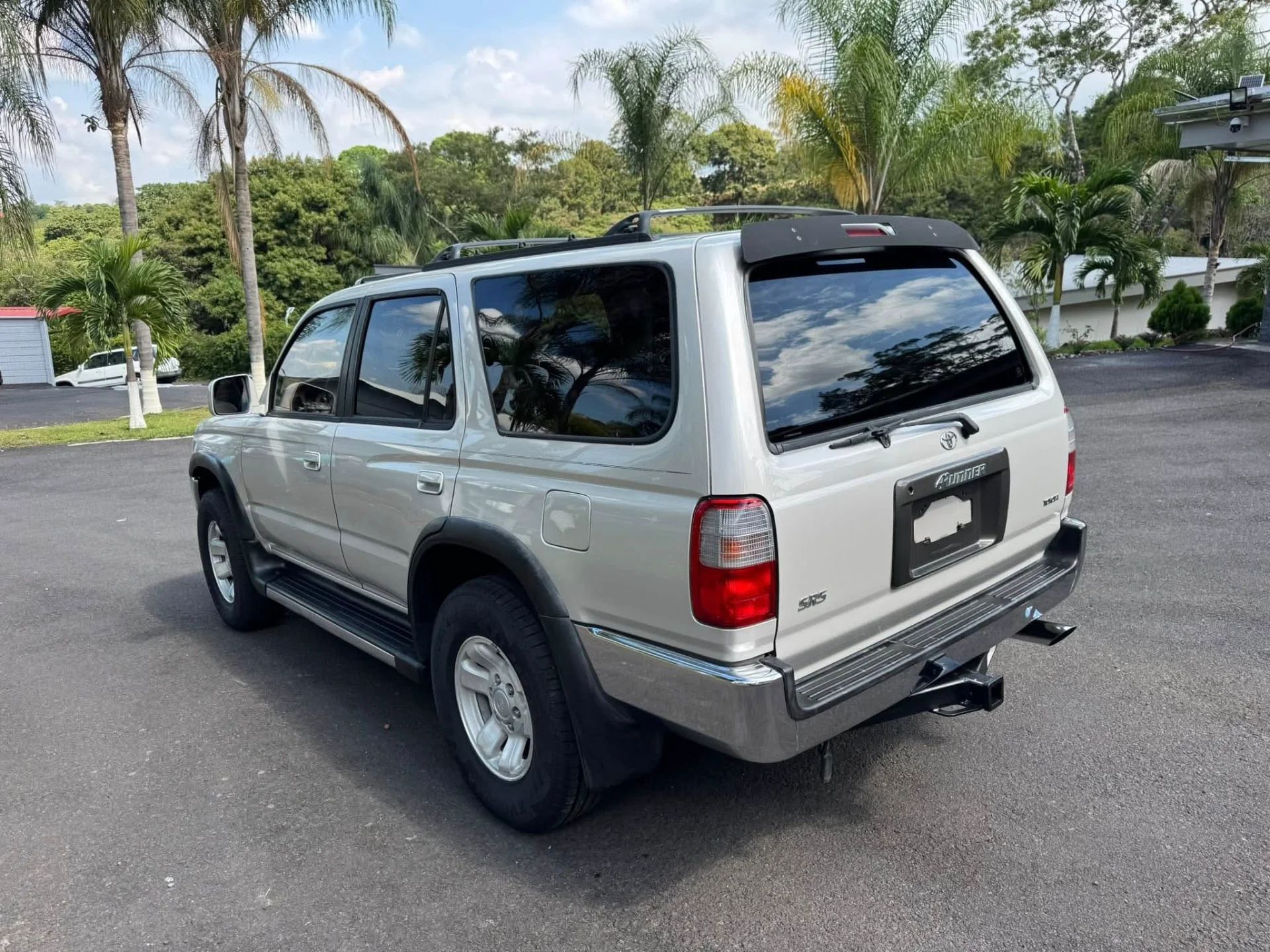 Toyota 4Runner - Image 3