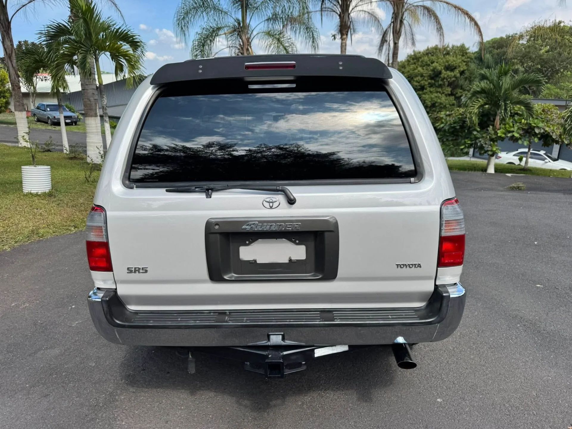 Toyota 4Runner - Image 4