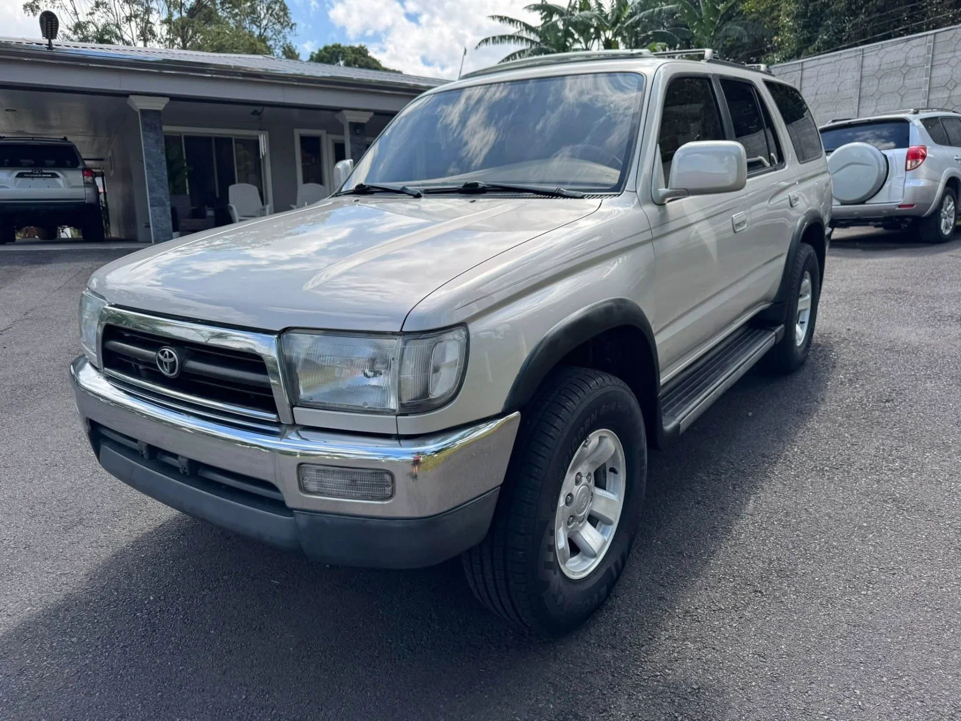 Toyota 4Runner - Image 10