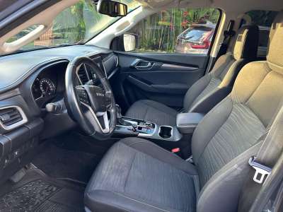 Isuzu MUX - Image 10