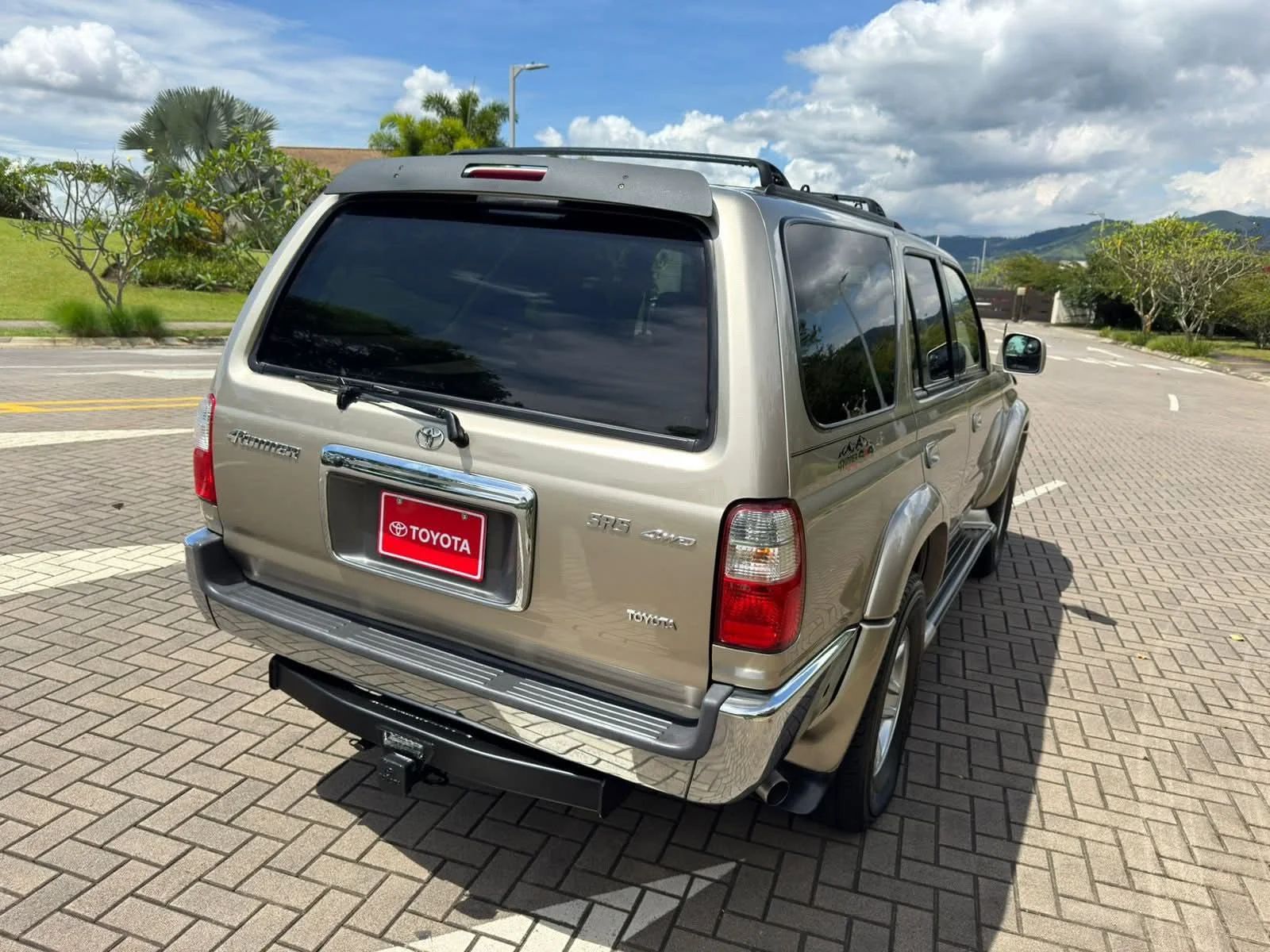 Toyota 4Runner - Image 8