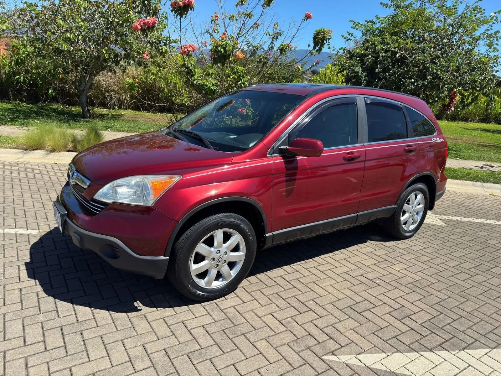 Honda CR-V - Image 1