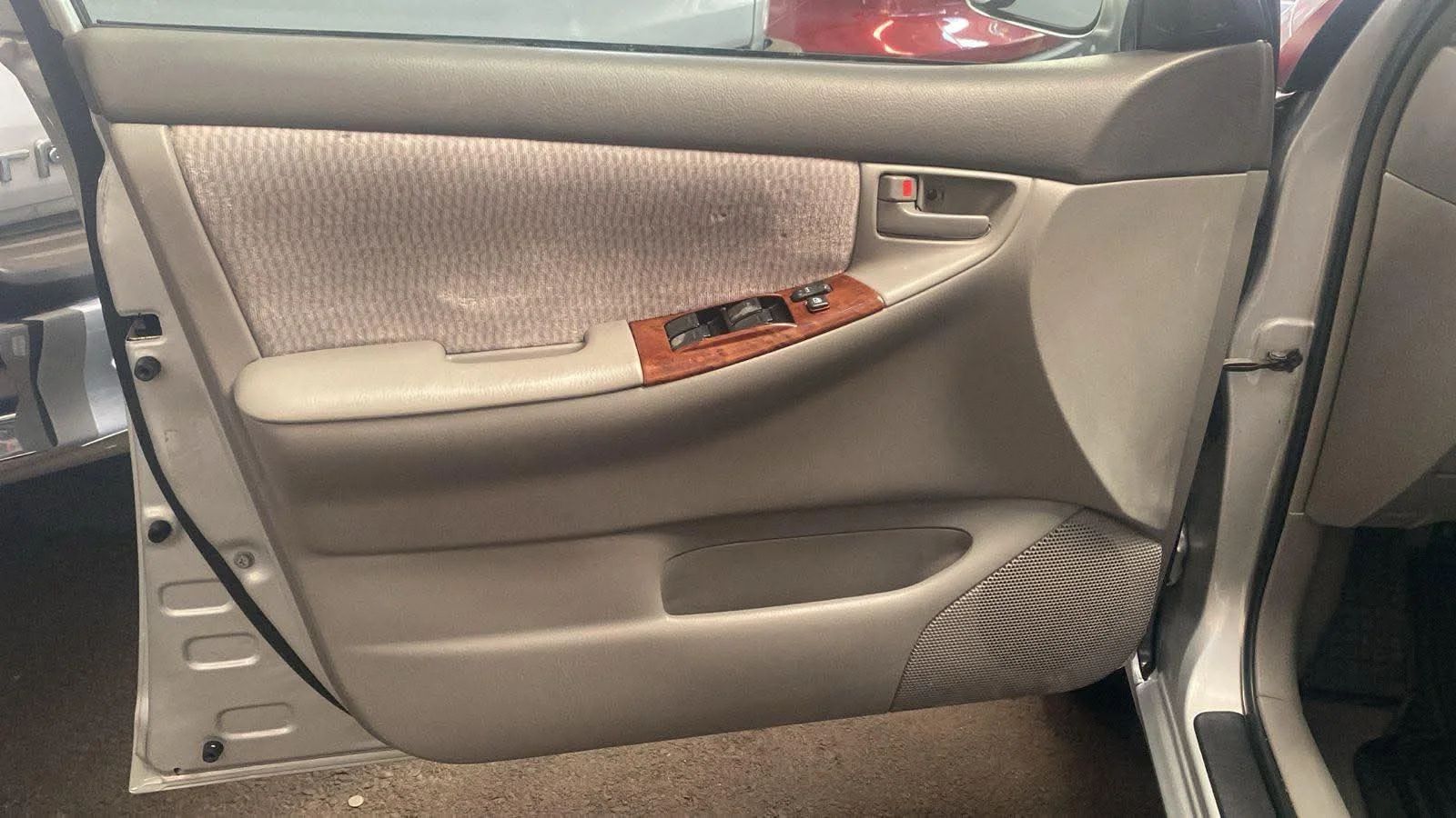 Toyota Corolla - Image 7