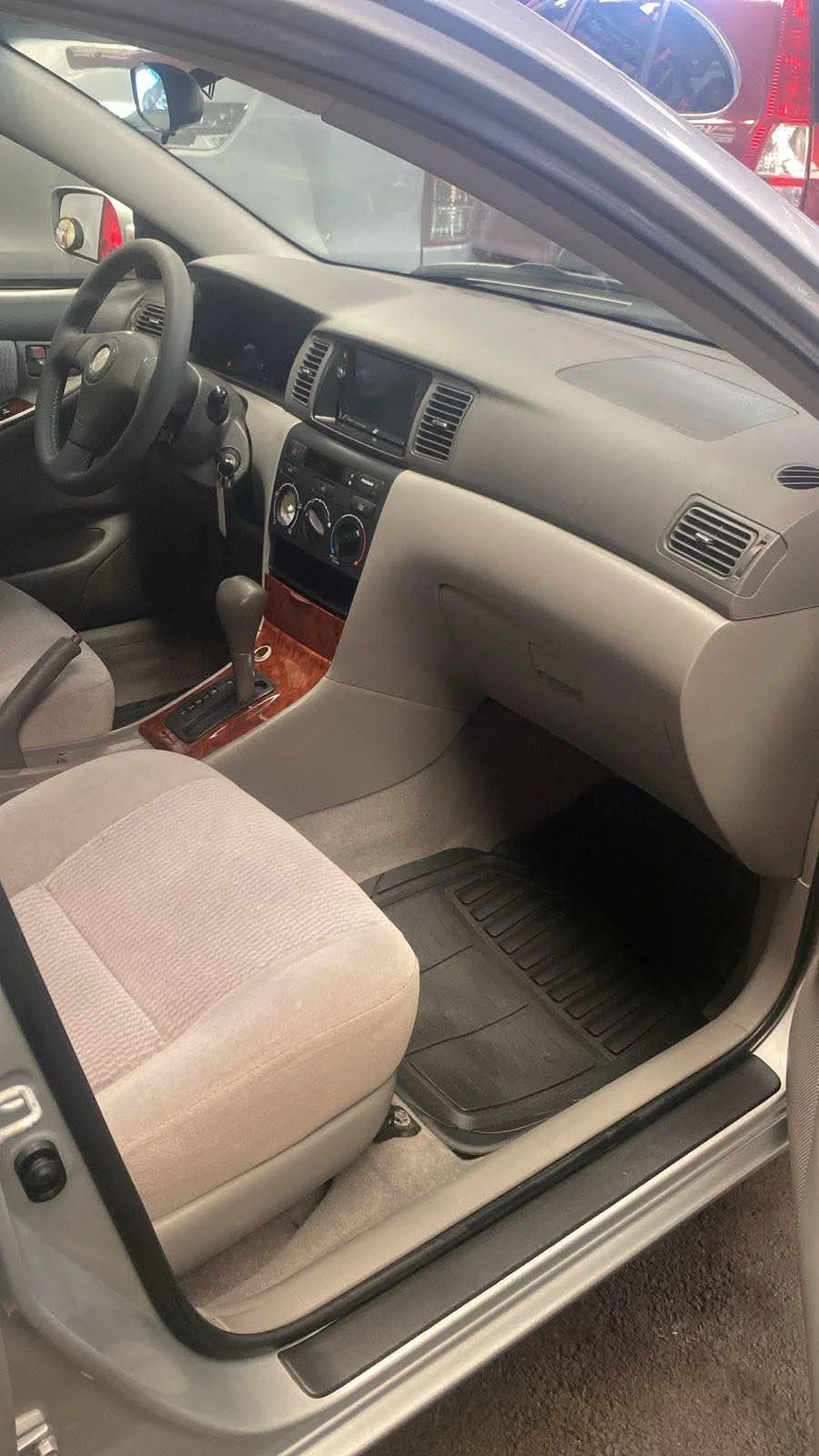 Toyota Corolla - Image 8