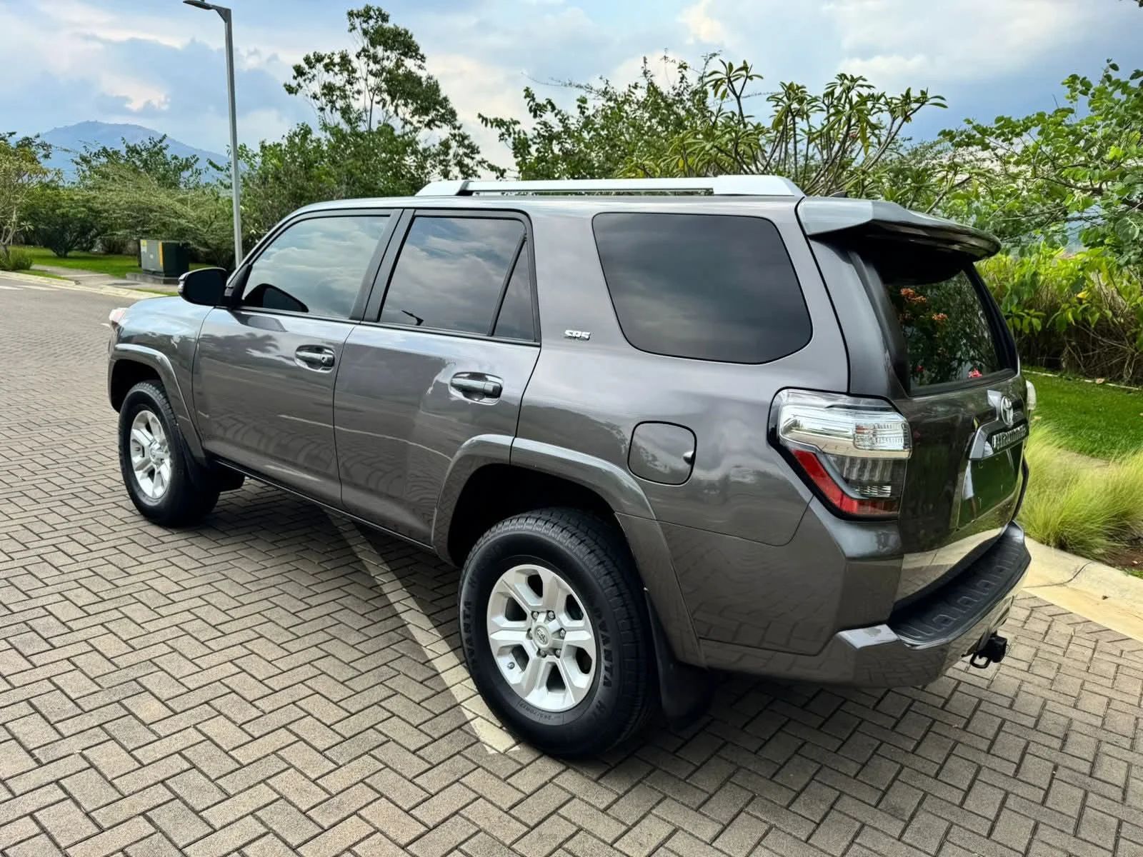 Toyota 4Runner - Image 3