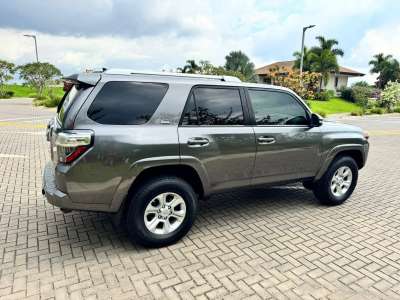 Toyota 4Runner - Image 4