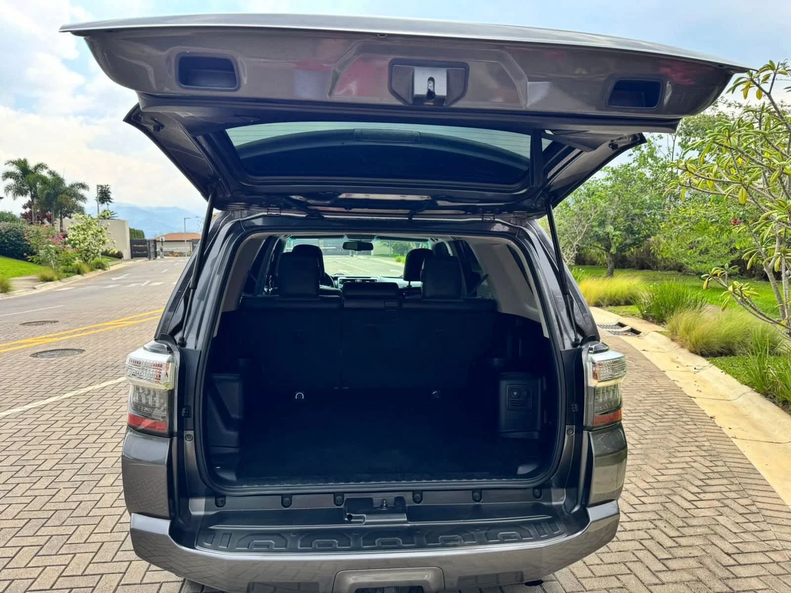 Toyota 4Runner - Image 5