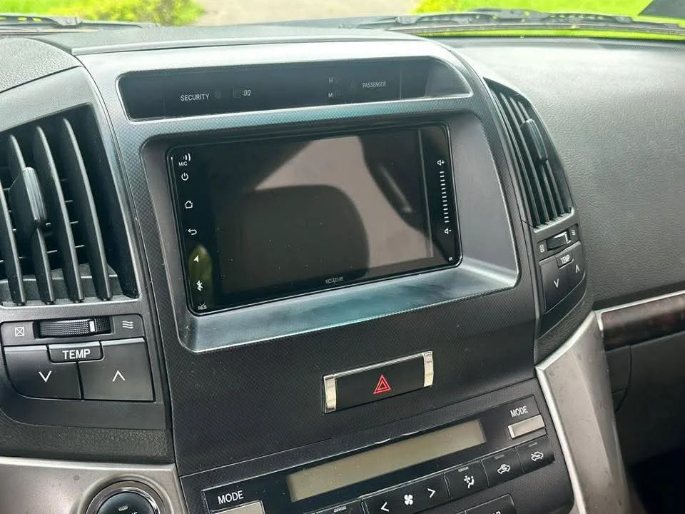 Toyota Land Cruiser - Image 4