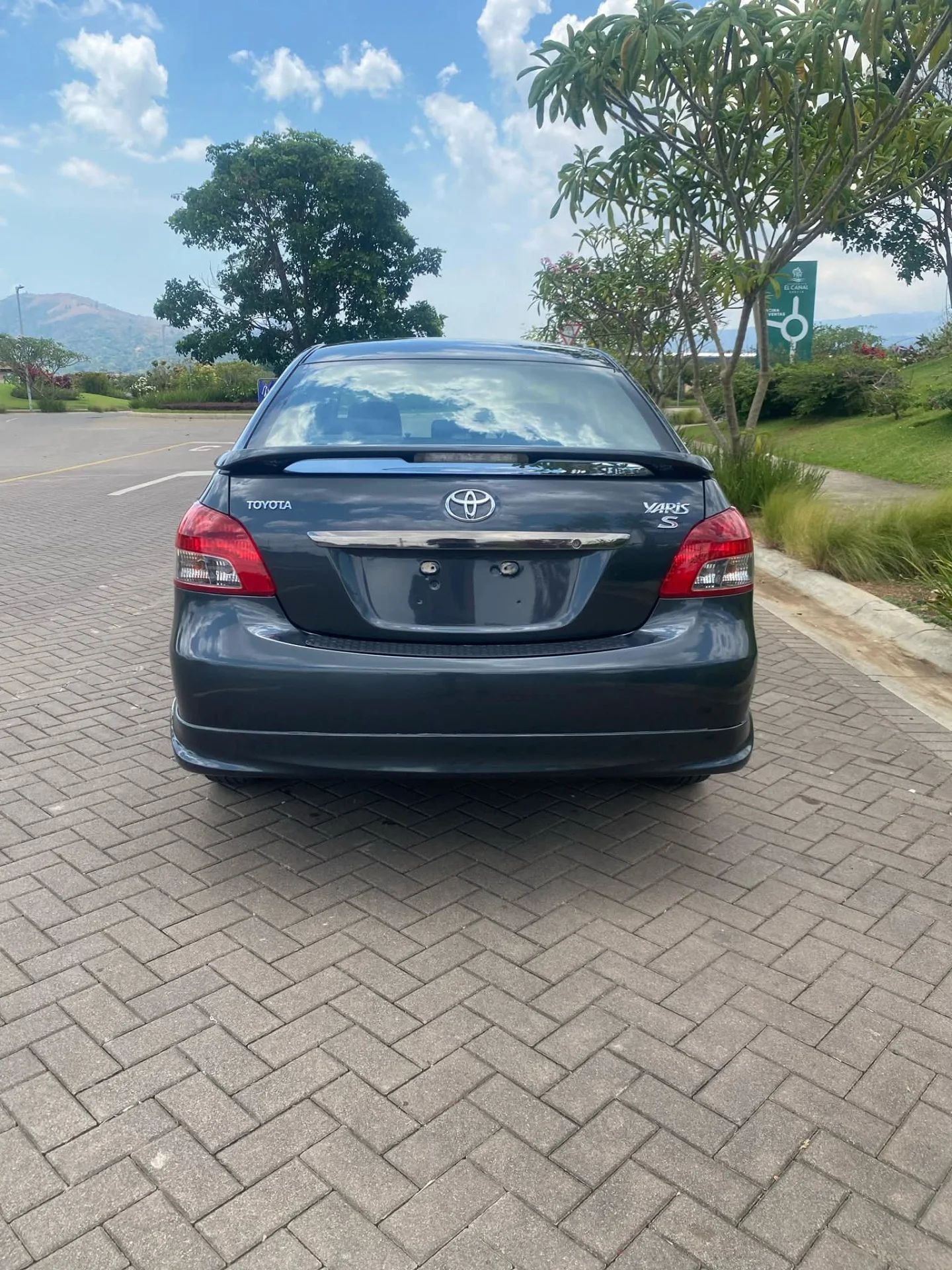 Toyota Yaris - Image 3