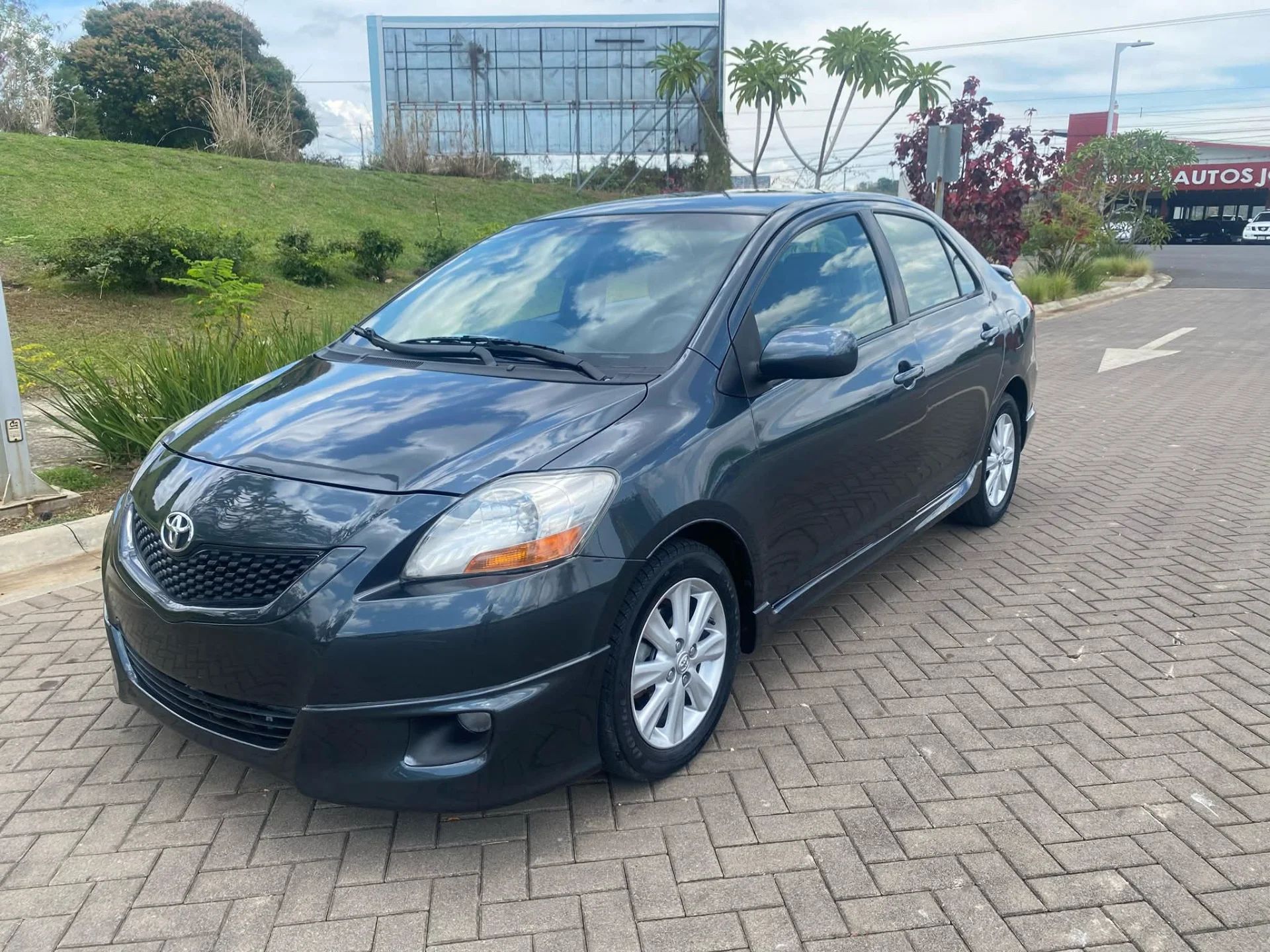 Toyota Yaris - Image 1