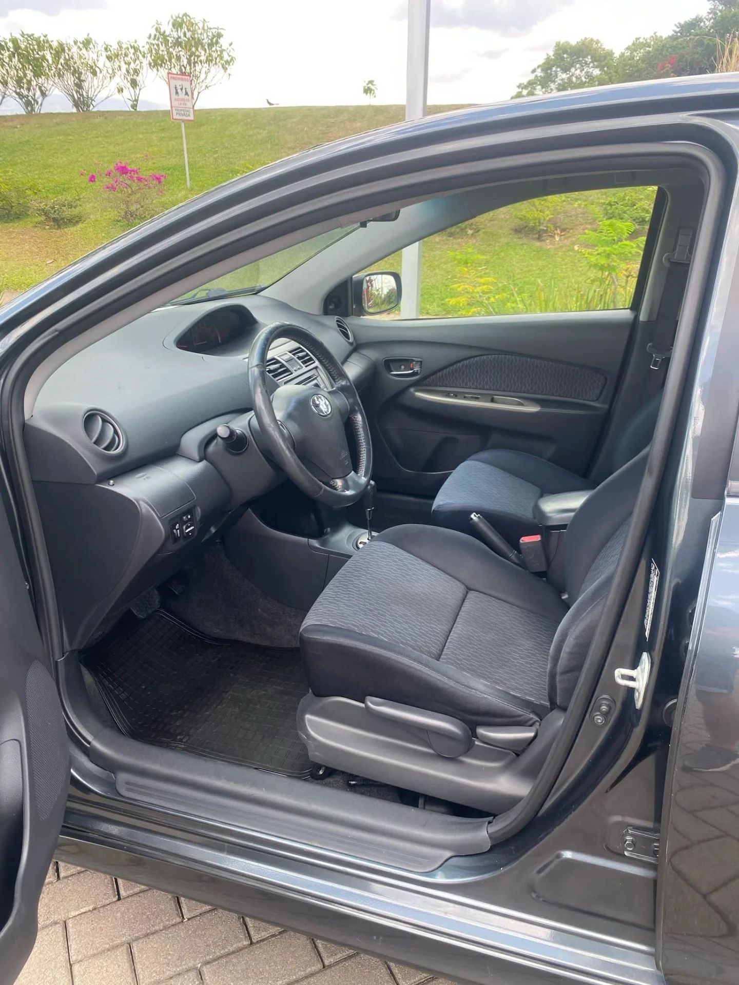 Toyota Yaris - Image 6