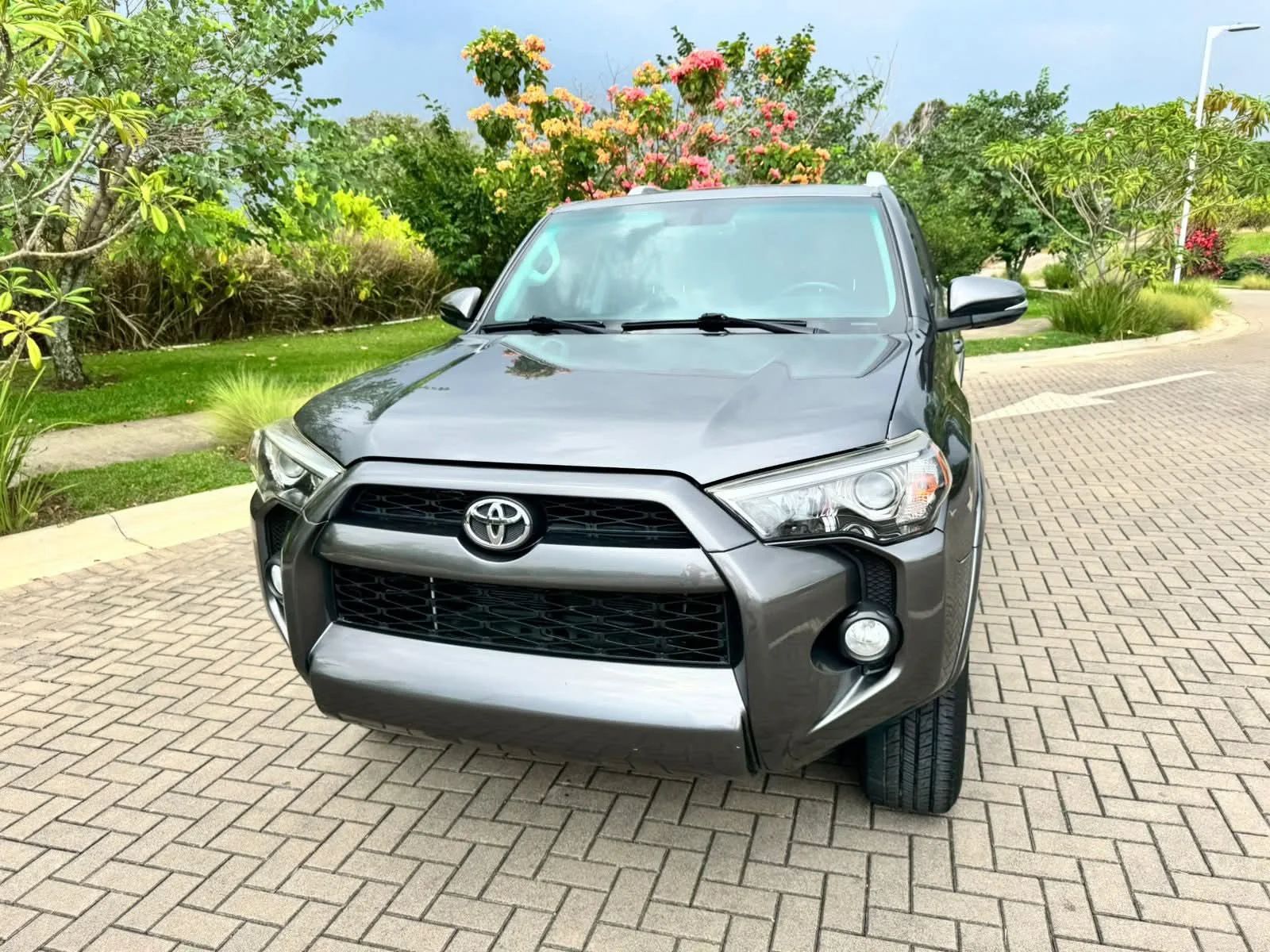 Toyota 4Runner - Image 1