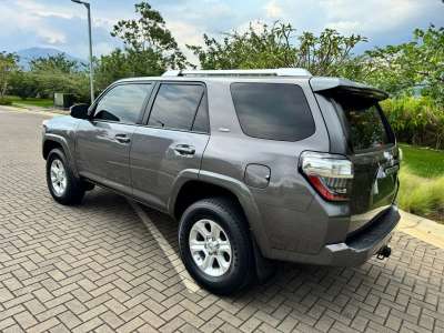Toyota 4Runner - Image 5