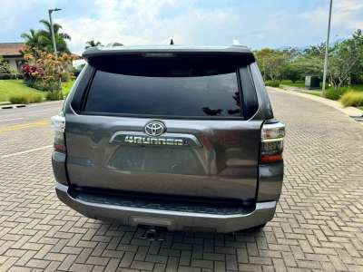 Toyota 4Runner - Image 6