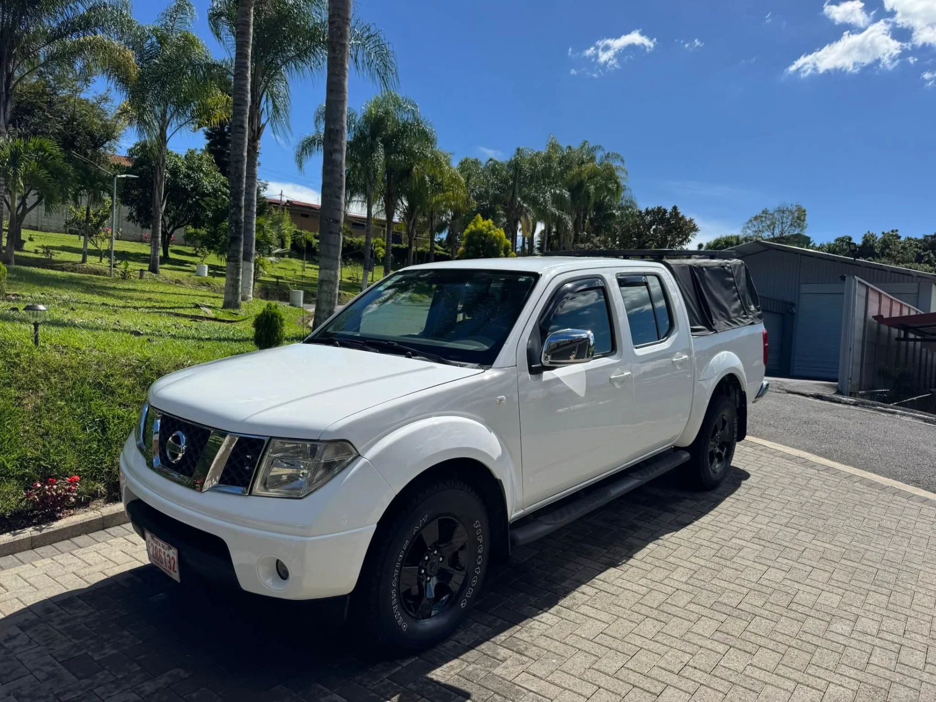 Nissan Navara - Image 1