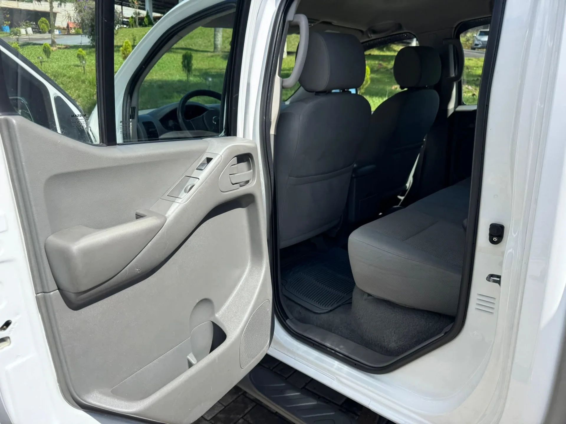 Nissan Navara - Image 6