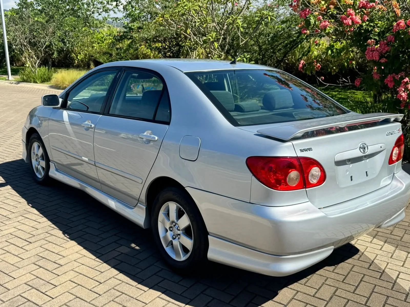 Toyota Corolla - Image 4