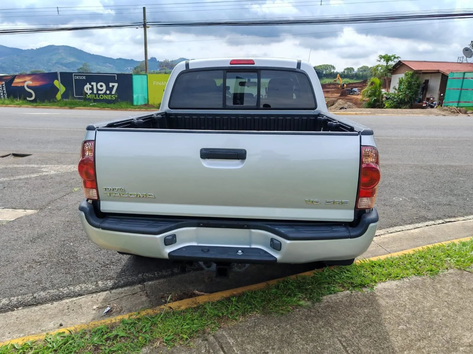 Toyota Tacoma - Image 5