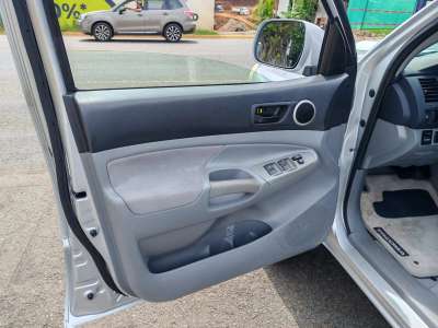 Toyota Tacoma - Image 8