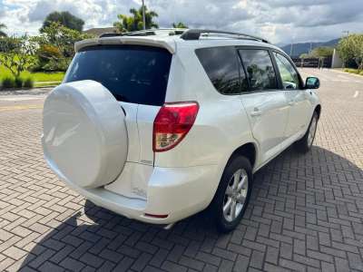 Toyota RAV4 - Image 2