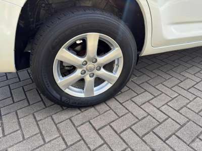 Toyota RAV4 - Image 4